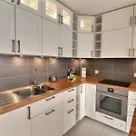 Charming Apartment Between Beach And Center Of Juan-Les-Pins